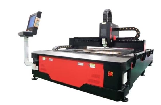 Macchina di taglio laser a fibra di precisione 10.6um con sistema di controllo Cypcut - Area di lavoro 1500*3000mm